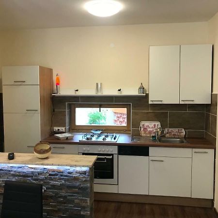 Candy Apartman Кестели Екстериор снимка