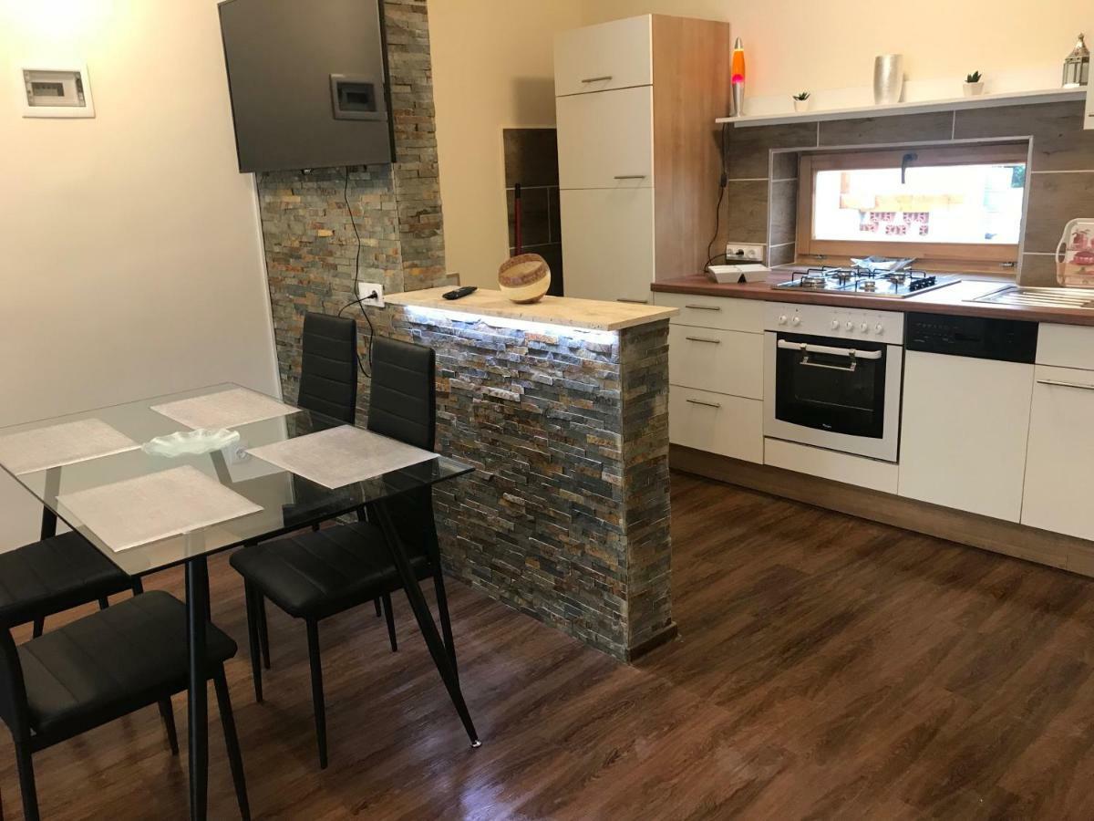 Candy Apartman Кестели Екстериор снимка